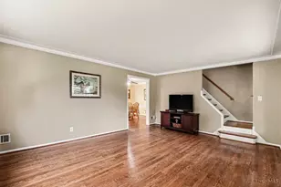 6721 Greenfield Dr, Springfield Township, OH 45224 - Photo 5
