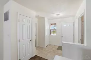 22 Meadowcrest Dr, Franklin, OH 45005 - Photo 5