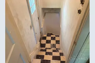 2845 Lawndale, Cincinnati, OH 45212 - Photo 9