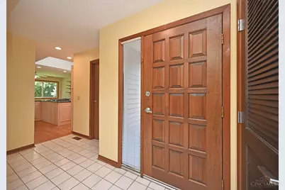 9524 Heather Court, Blue Ash, OH 45242 - Photo 7