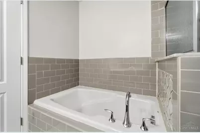 5752 Rhode Island Avenue, Cincinnati, OH 45237 - Photo 41