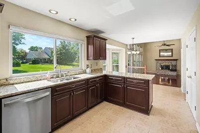 611 Shadowlawn Lane, Miami Township, OH 45140 - Photo 9