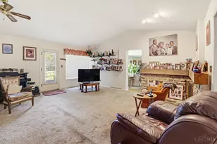 911 Lakeside Dr, Springfield Township, OH 45231 - Photo 19