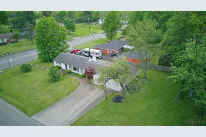 911 Lakeside Drive, Springfield Township, OH 45231 - Photo 3
