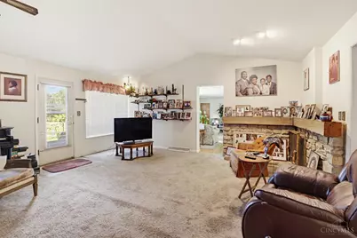 911 Lakeside Drive, Springfield Township, OH 45231 - Photo 17