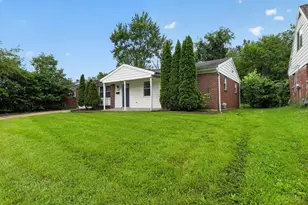 1903 Roosevelt Ave, Springfield Township, OH 45240 - Photo 5