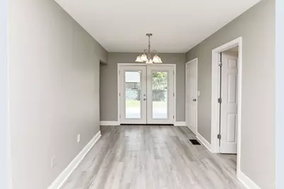 1316 Landis Lane, Springfield Township, OH 45231 - Photo 9