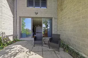 2138 Ohio Ave, Cincinnati, OH 45219 - Photo 11