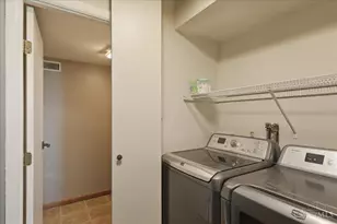 2138 Ohio Ave, Cincinnati, OH 45219 - Photo 51