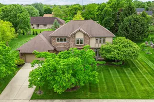 638 Primrose Ln, Tipp City, OH 45371 - Photo 3