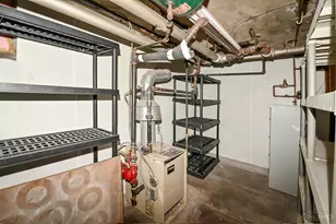4235 Vine St, Cincinnati, OH 45217 - Photo 47