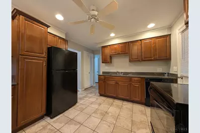 8829 Mockingbird Lane, Springfield Township, OH 45231 - Photo 11