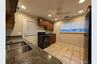 8829 Mockingbird Lane, Springfield Township, OH 45231 - Photo 9