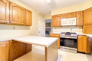 1667 Clemson Cir, Cincinnati, OH 45255 - Photo 7