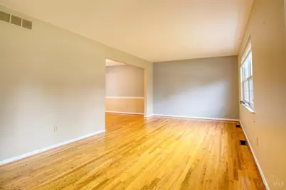 1667 Clemson Circle, Cincinnati, OH 45255 - Photo 3