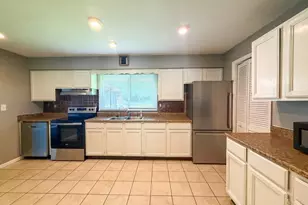 3770 Julie Dr, Franklin Township, OH 45005 - Photo 7