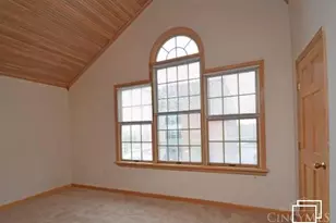 705 Riddle Rd, Cincinnati, OH 45220 - Photo 9