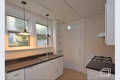 705 Riddle Road, Cincinnati, OH 45220 - Photo 7
