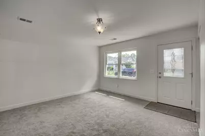 8075 Queens Avenue, Sycamore Township, OH 45236 - Photo 3