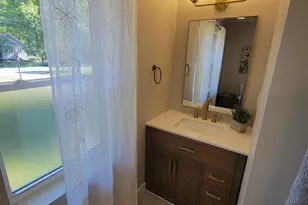 103 W Sharon Rd, Glendale, OH 45246 - Photo 15