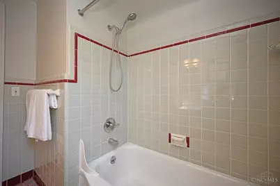 3810 S Broadlawn Circle, Silverton, OH 45236 - Photo 29