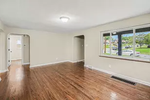 5931 N Gln Rd, Green Township, OH 45248 - Photo 5