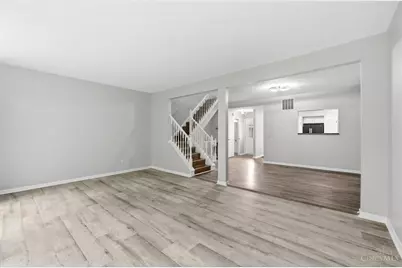 764 Southmeadow Circle, Springfield Township, OH 45231 - Photo 9
