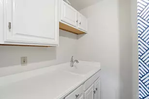 4318 Ashley Oaks Dr, Cincinnati, OH 45227 - Photo 27