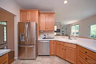 913 Bilamy Ct, Springfield Township, OH 45224 - Photo 9