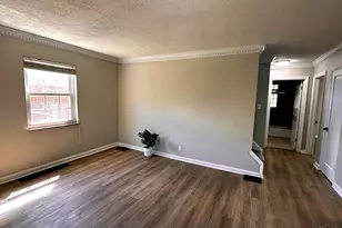 1612 Hunt Rd, Reading, OH 45215 - Photo 3
