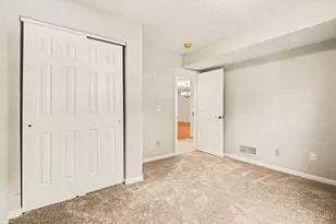 5461 Asbury Lake Dr, Green Township, OH 45247 - Photo 19