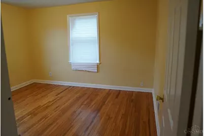 2345 Losantiville Avenue, Golf Manor, OH 45237 - Photo 11