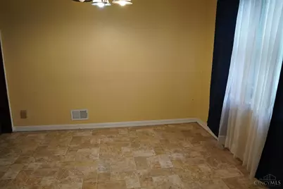 2345 Losantiville Avenue, Golf Manor, OH 45237 - Photo 9