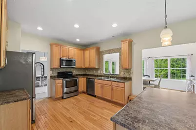 4869 Kleeman Green Drive, Cincinnati, OH 45211 - Photo 7