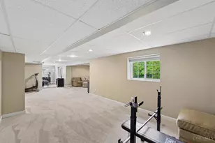 4869 Kleeman Green Dr, Cincinnati, OH 45211 - Photo 35
