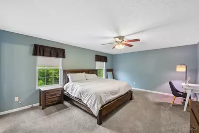 4869 Kleeman Green Drive, Cincinnati, OH 45211 - Photo 23
