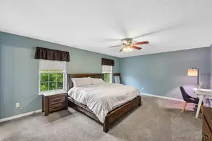 4869 Kleeman Green Dr, Cincinnati, OH 45211 - Photo 23