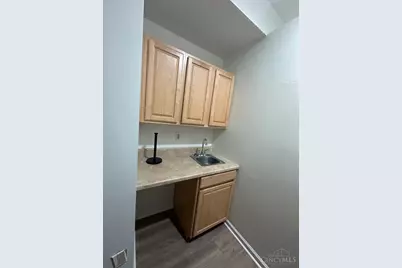 9754 Kenwood Road, Blue Ash, OH 45242 - Photo 7