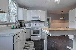 3247 Autumn Ln, Green Township, OH 45239 - Photo 17