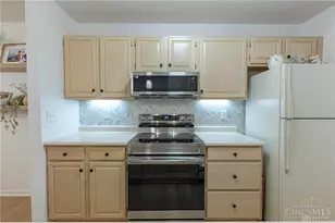 6561 Brigham Sq, Centerville, OH 45459 - Photo 17