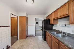 5427 Fox Rd, Cincinnati, OH 45239 - Photo 9