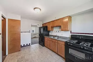 5427 Fox Rd, Cincinnati, OH 45239 - Photo 7