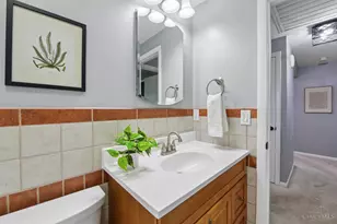 5692 Lauderdale Dr, Cincinnati, OH 45239 - Photo 33