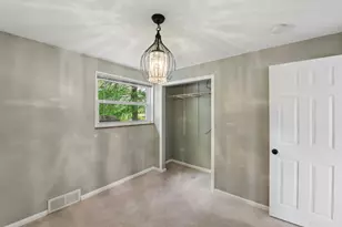 5692 Lauderdale Dr, Cincinnati, OH 45239 - Photo 21