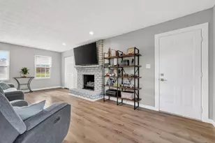 8713 Cox Rd, West Chester, OH 45069 - Photo 7