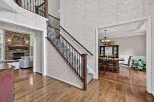8105 Wycliffe Dr, Anderson Township, OH 45244 - Photo 9