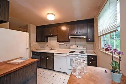 1047 Beacon Street, Cincinnati, OH 45230 - Photo 9
