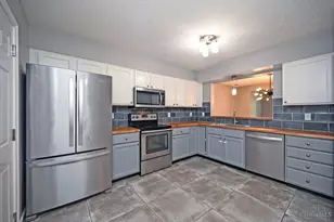 4172 E Village Dr, Mason, OH 45040 - Photo 3