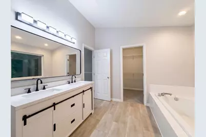 12173 Village Woods Drive, Sharonville, OH 45241 - Photo 21