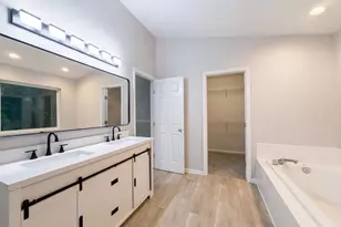 12173 Village Woods Dr, Sharonville, OH 45241 - Photo 21